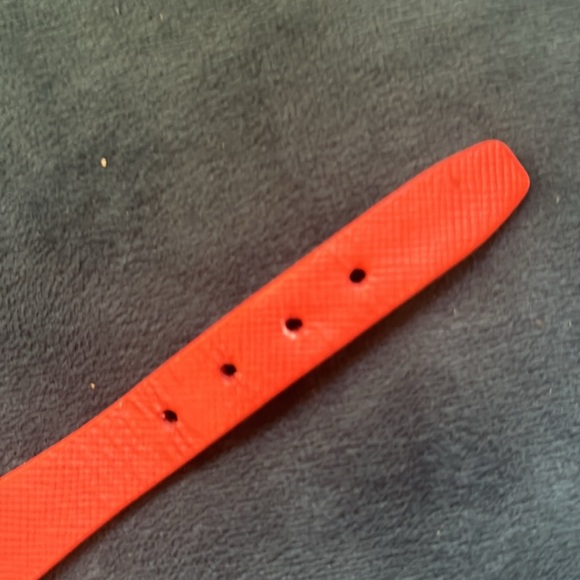 Classic Tory Burch melon wrap around leather bracelet - Picture 4 of 7